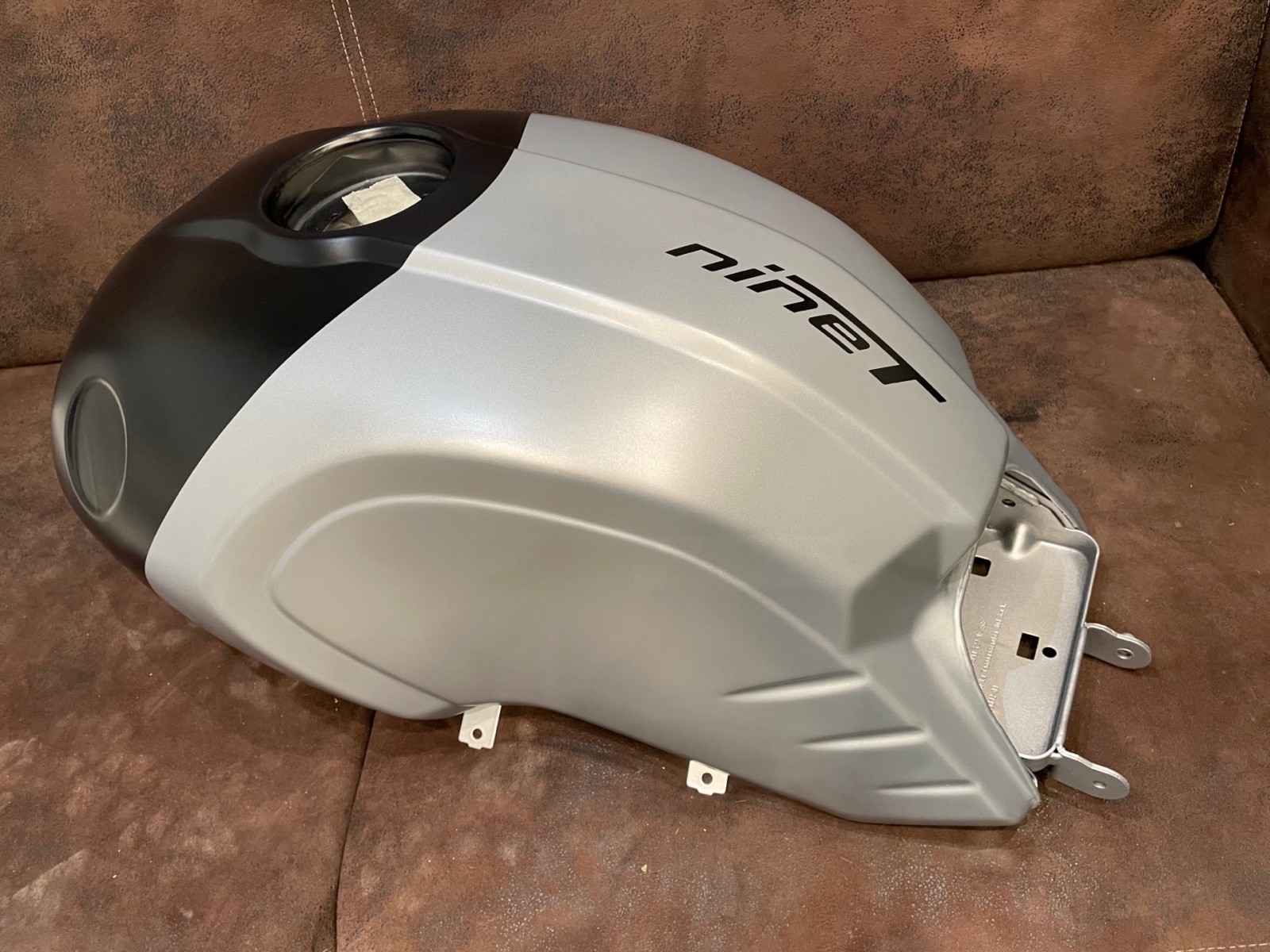 reservoir moto personalisé BMW nine T Marseille