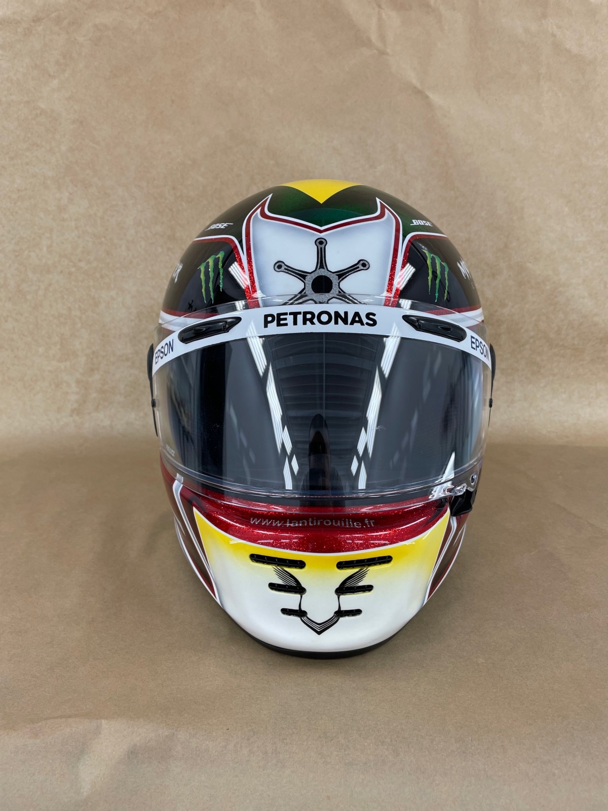 Personnalisation aerographe casque à Marseille