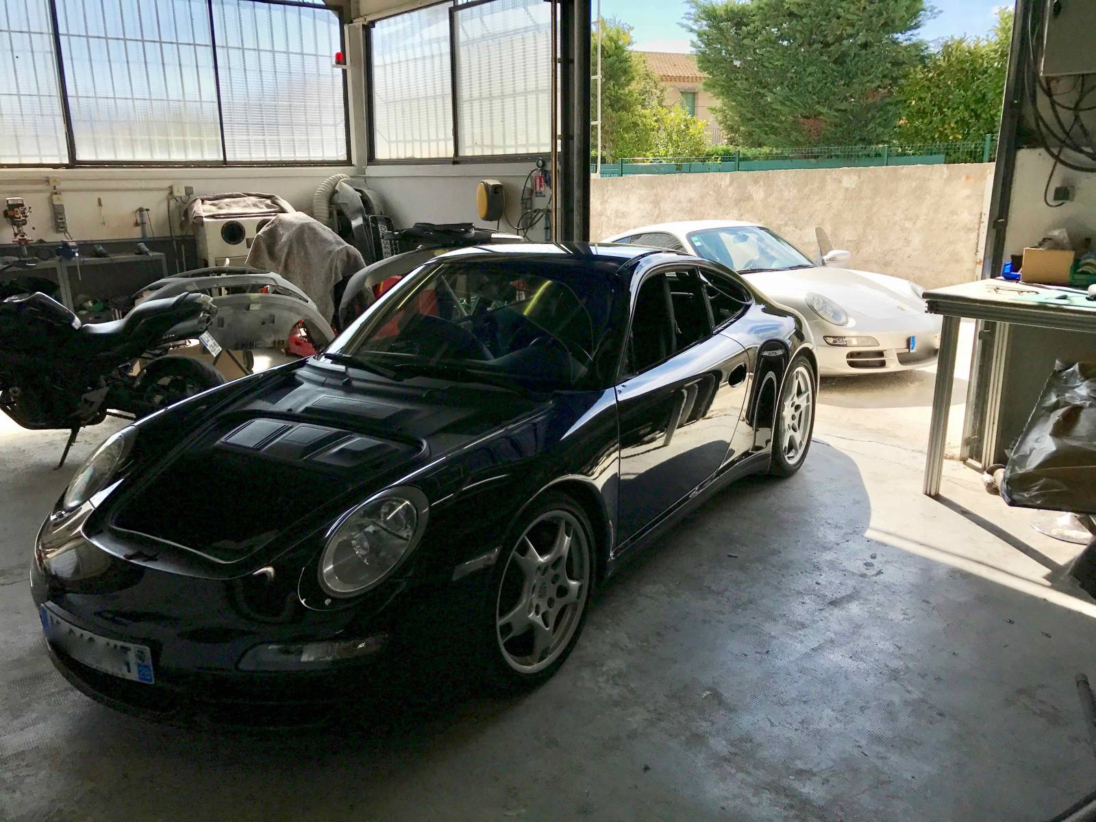 Carrosserie véhicules luxe Marseille