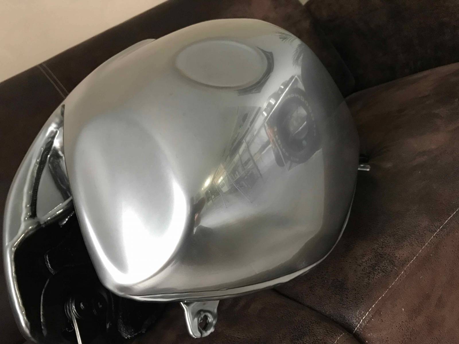 Peinture chrome moto