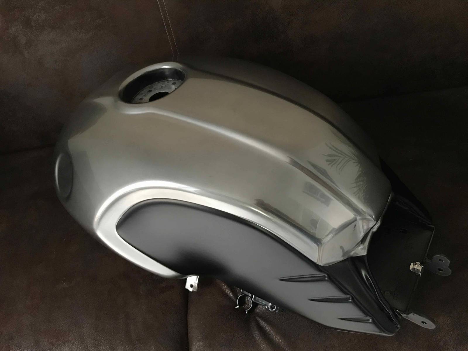 Peinture chrome BMW Nine T