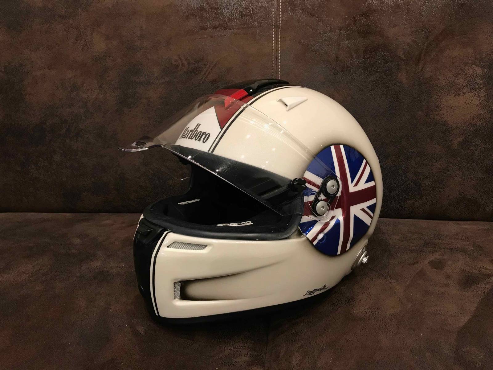 Peinture personnalisée casque course Bouches du Rhone