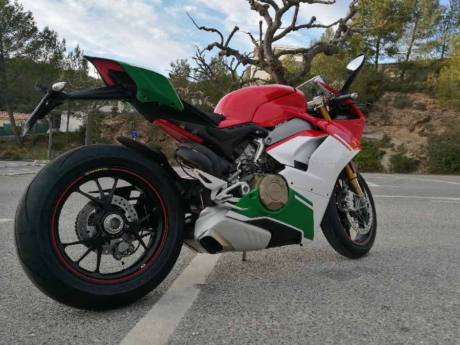 Ducati RSV4 personnalisée à la CIotat
