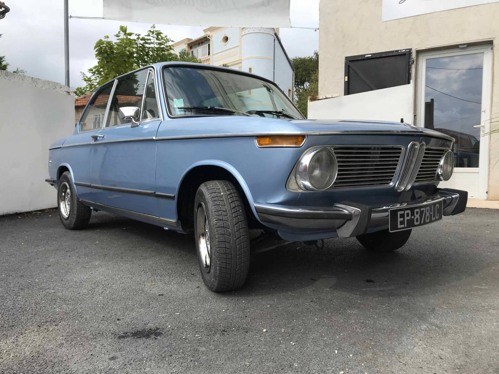 Peinture BMW 1802 d'origine à La Ciotat