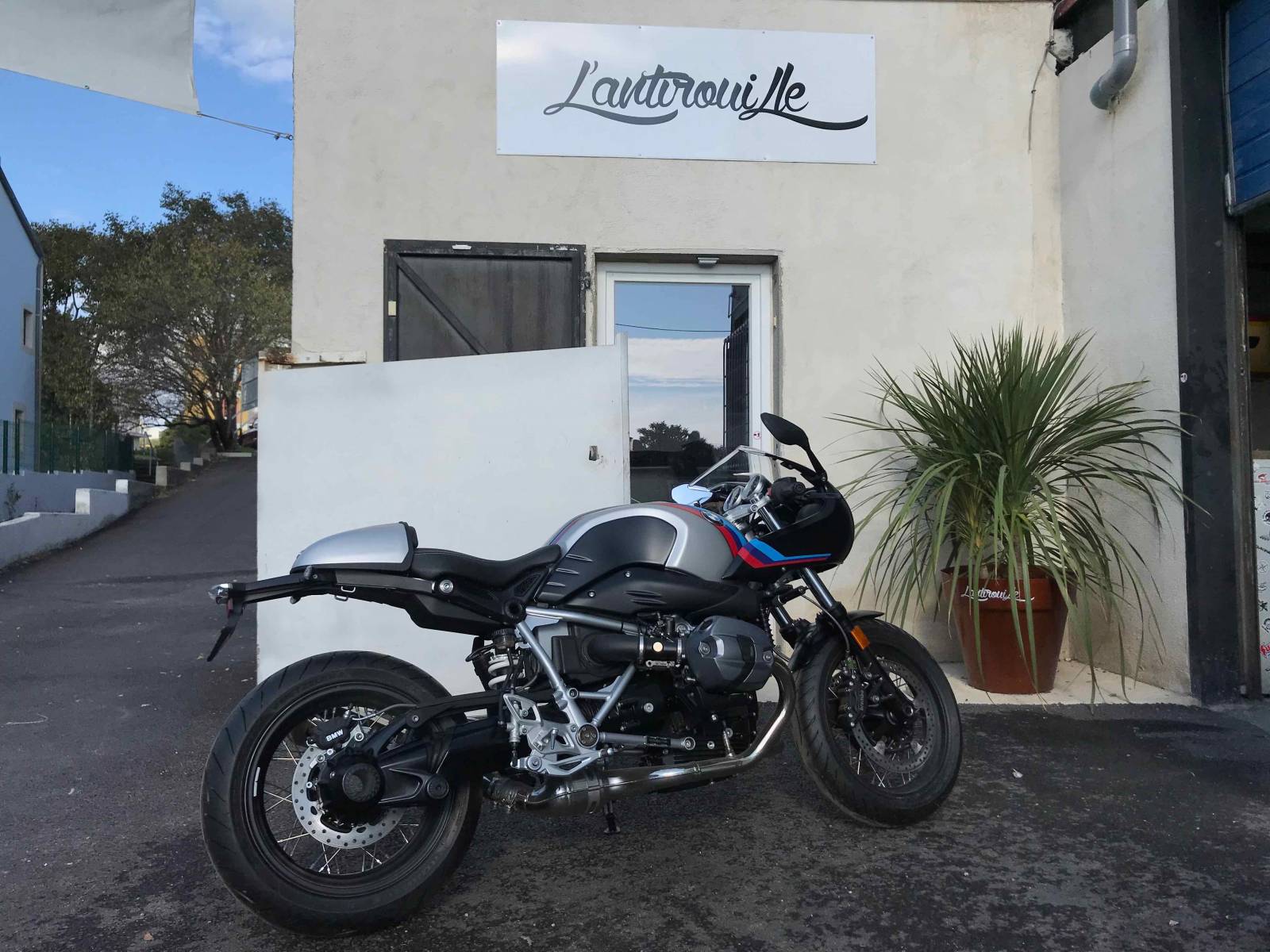 Aerographe moto à Marseille