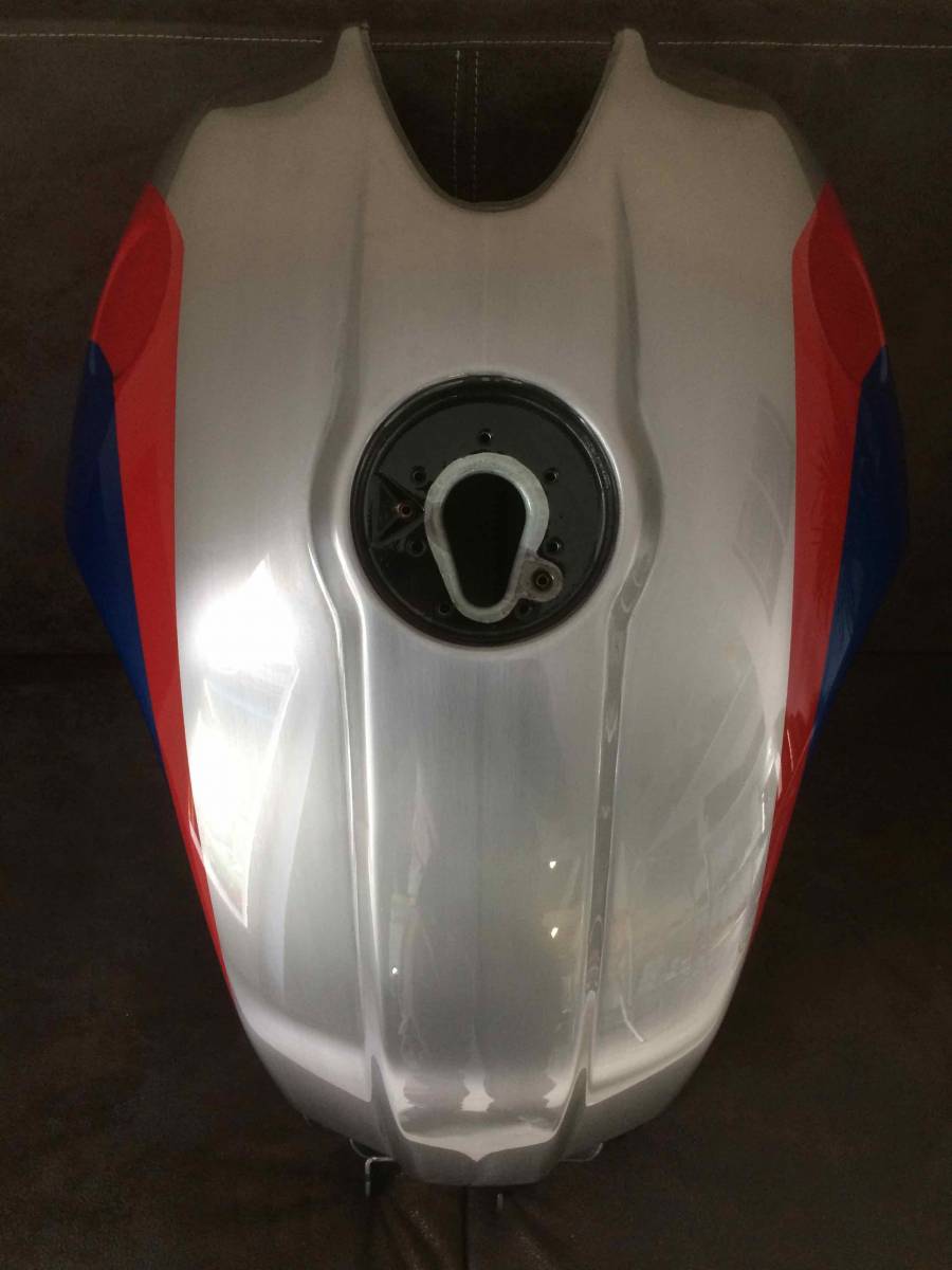 Réservoir acier brossé