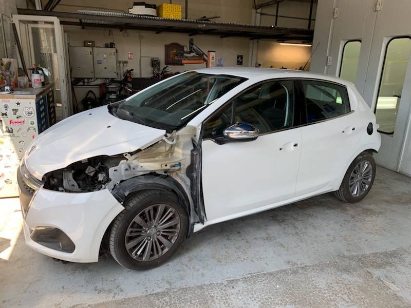 Changement Aile carrosserie La Ciotat