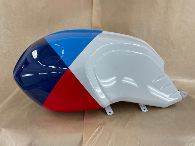 Personnalisation réservoir moto BMW  Ninety à la Ciotat