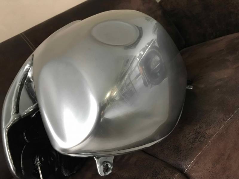 Peinture chrome moto