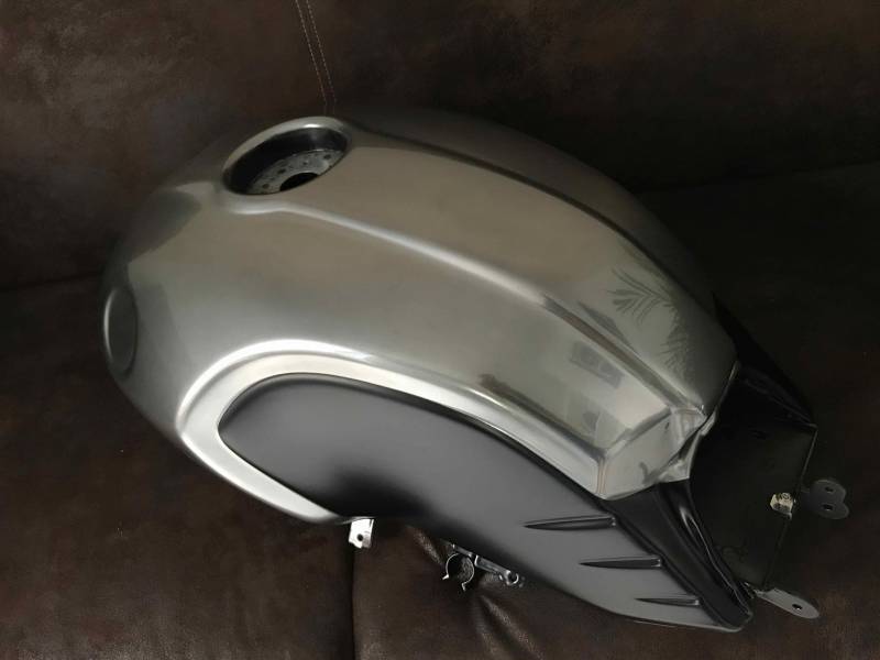 Peinture chrome BMW Nine T