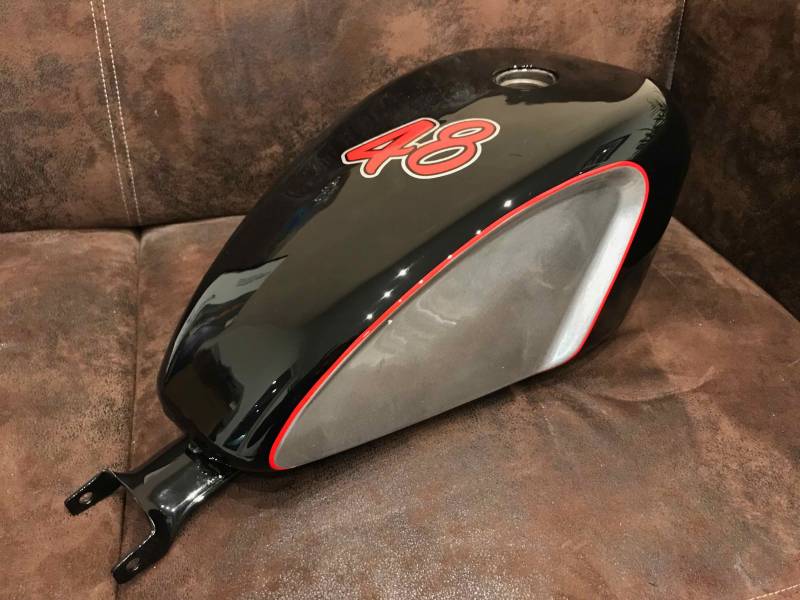 Peinture custom réservoir Harley Davidson