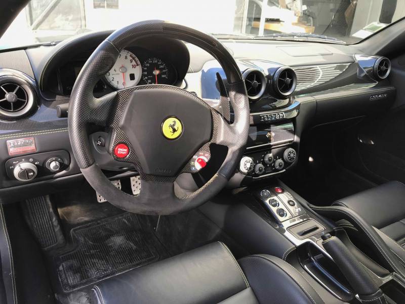 Peinture carrosserie vehicule luxe Marseille