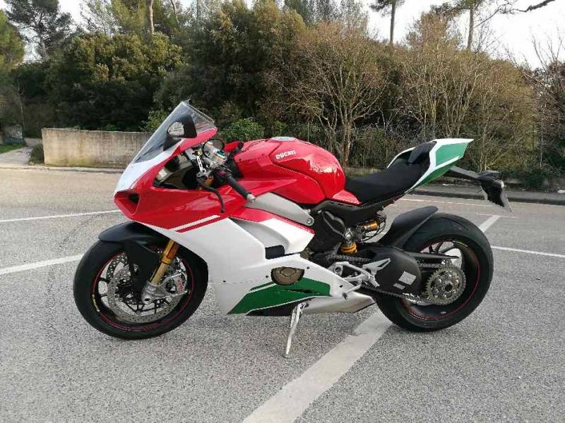 Ducati Panigale RSV4 custom Marseille