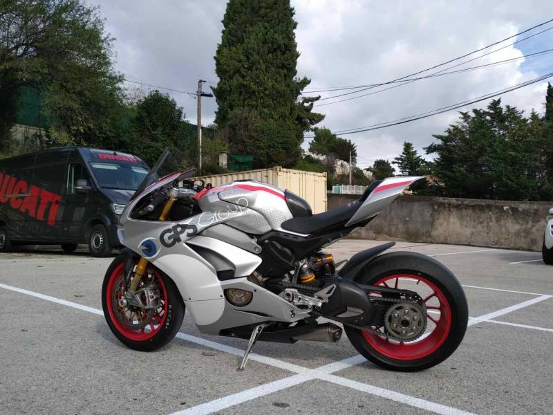 Ducati peinture perso à Marseille