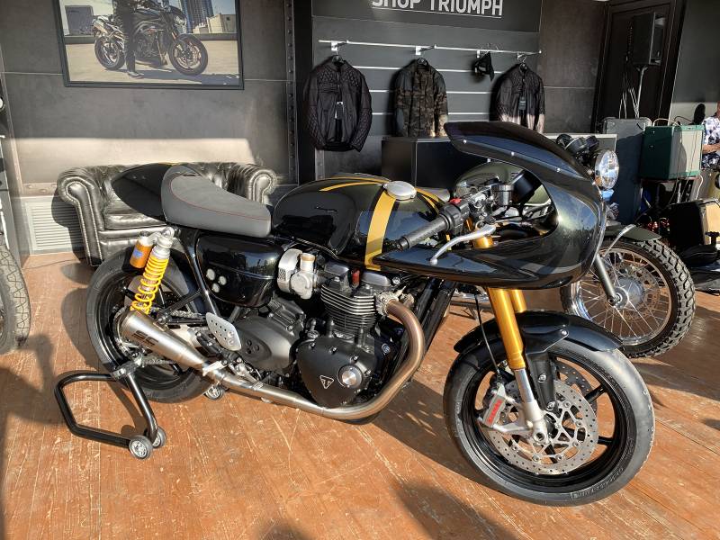 Peinture perso Triumph proche de Marseille