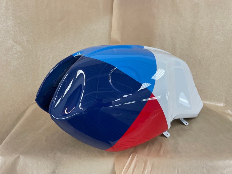 Personnalisation réservoir moto BMW  Ninety à la Ciotat